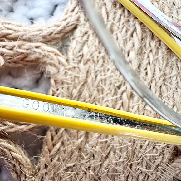 Vintage Goody USA Stay Tight Clip Hair Barrettes Bright Yellow Lot of 2 80s 90s - Picture 2 of 4